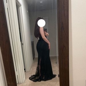 Black mermaid bodycon Prom Dress with lace design! size M